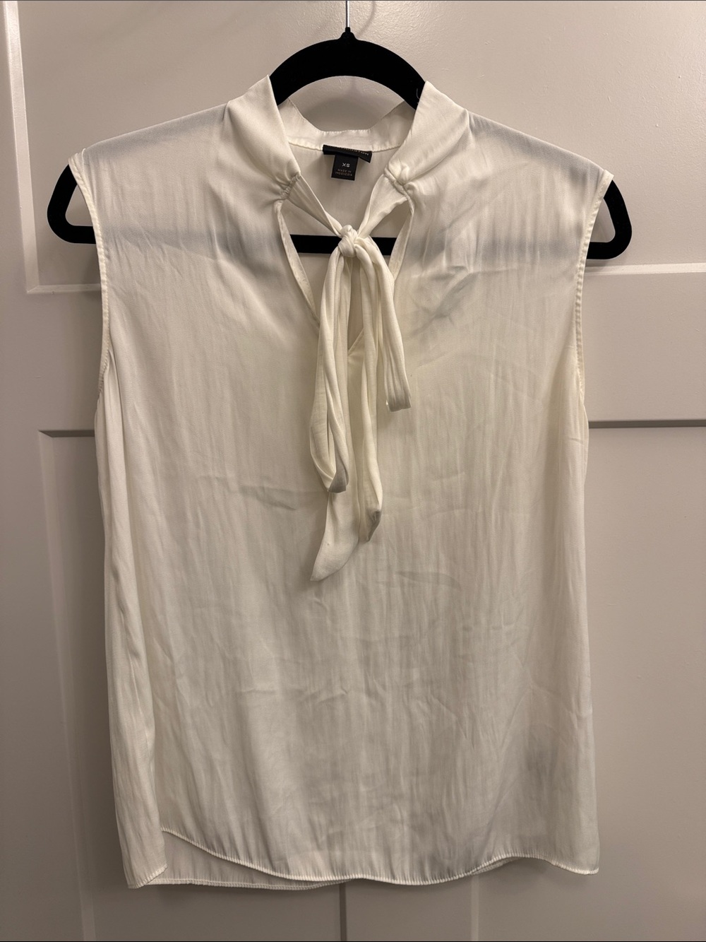 🔴LAST CALL‼️ Worthington Ivory Tie-Neck Sleeveless Blouse Night Out Business Pro